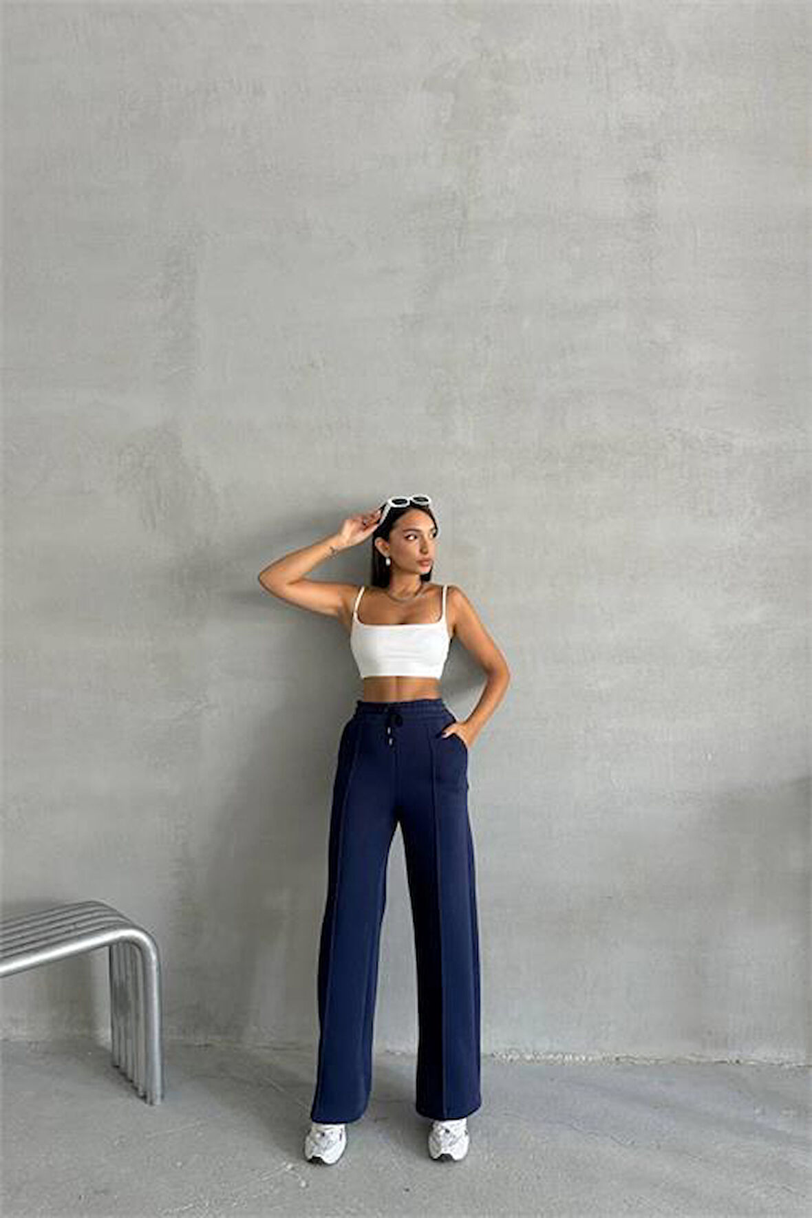 Dipmoda kadın lacivert cepli bol paça pamuklu eşofman altı DPG042