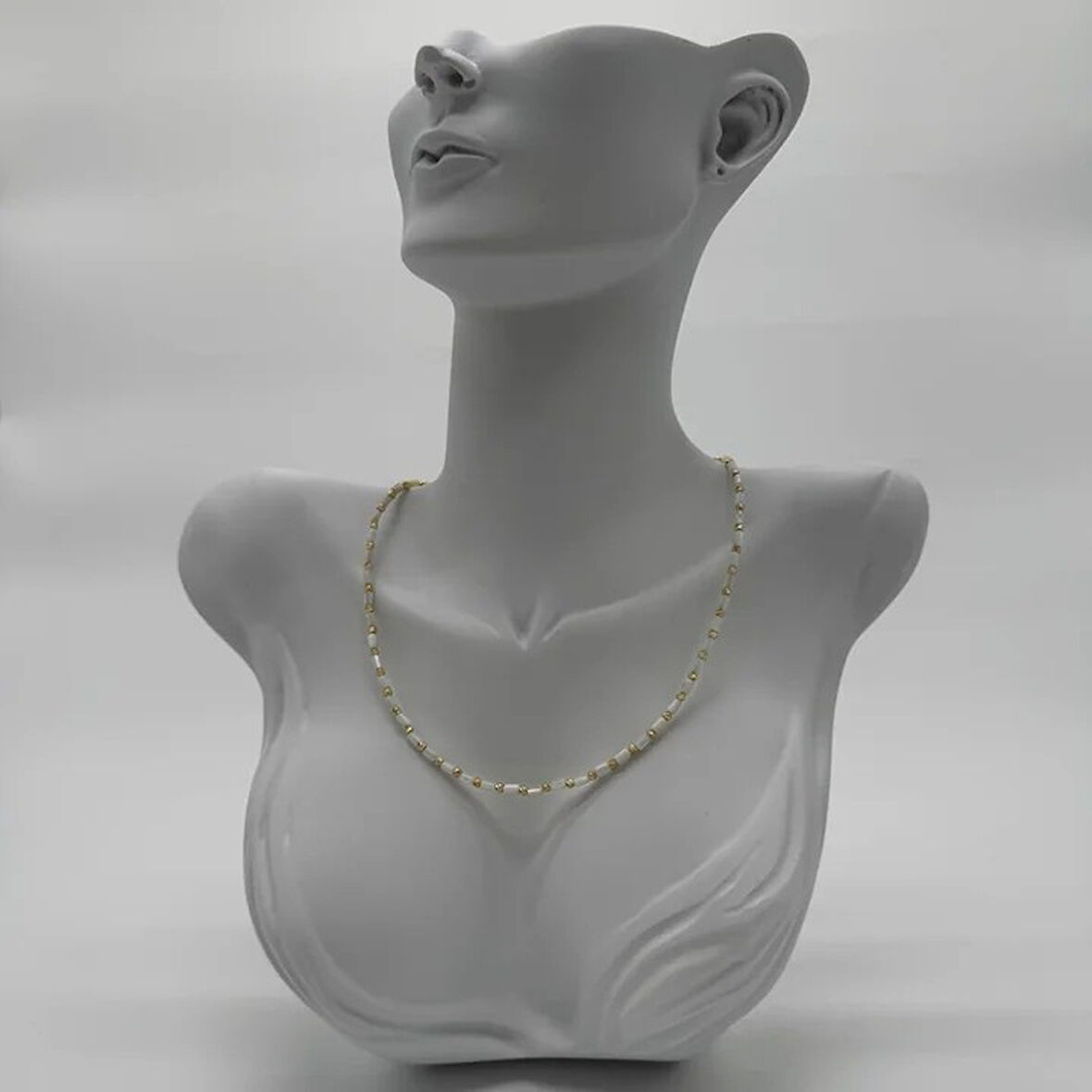 Beyaz Boncuklu Minimal Doreli Kolye - Gold