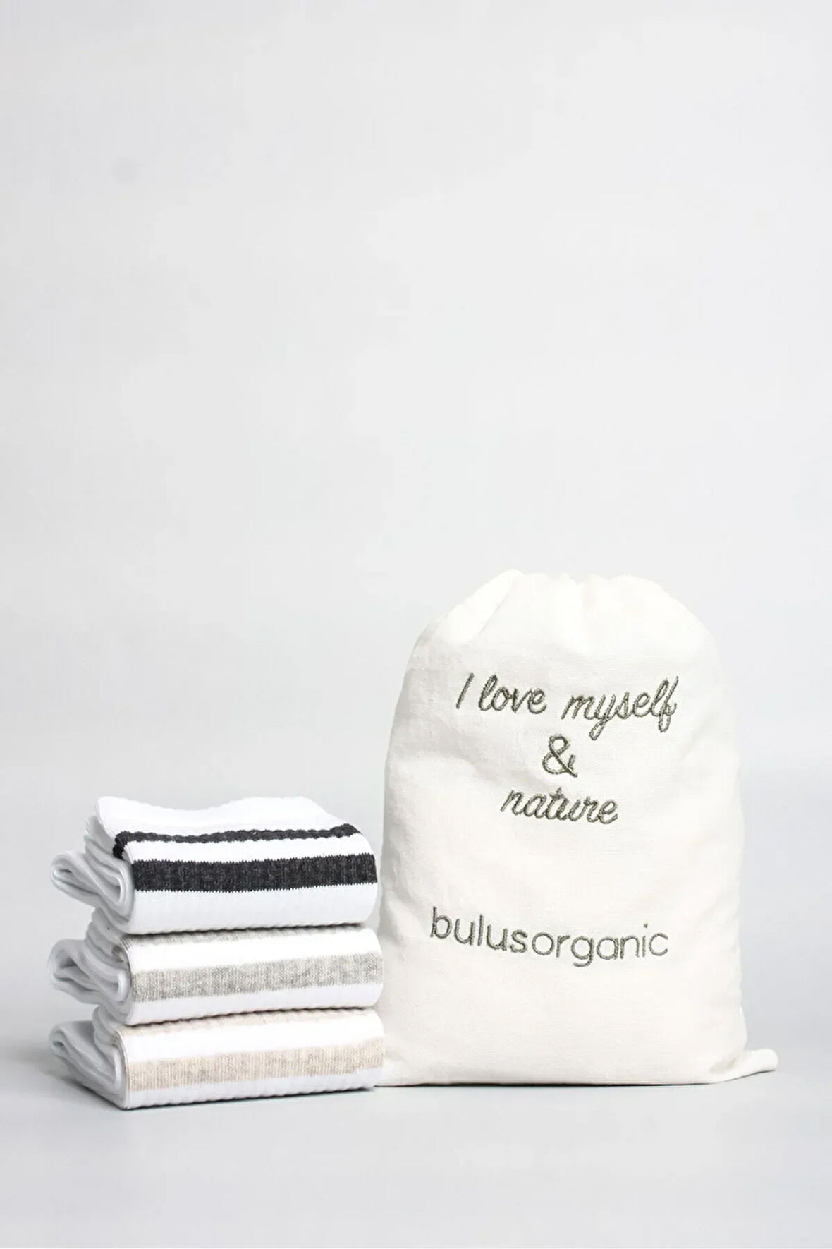 Erkek Beyaz Organik Pamuk Tenis Çorabı – Günlük ve Spor Kullanıma Uygun