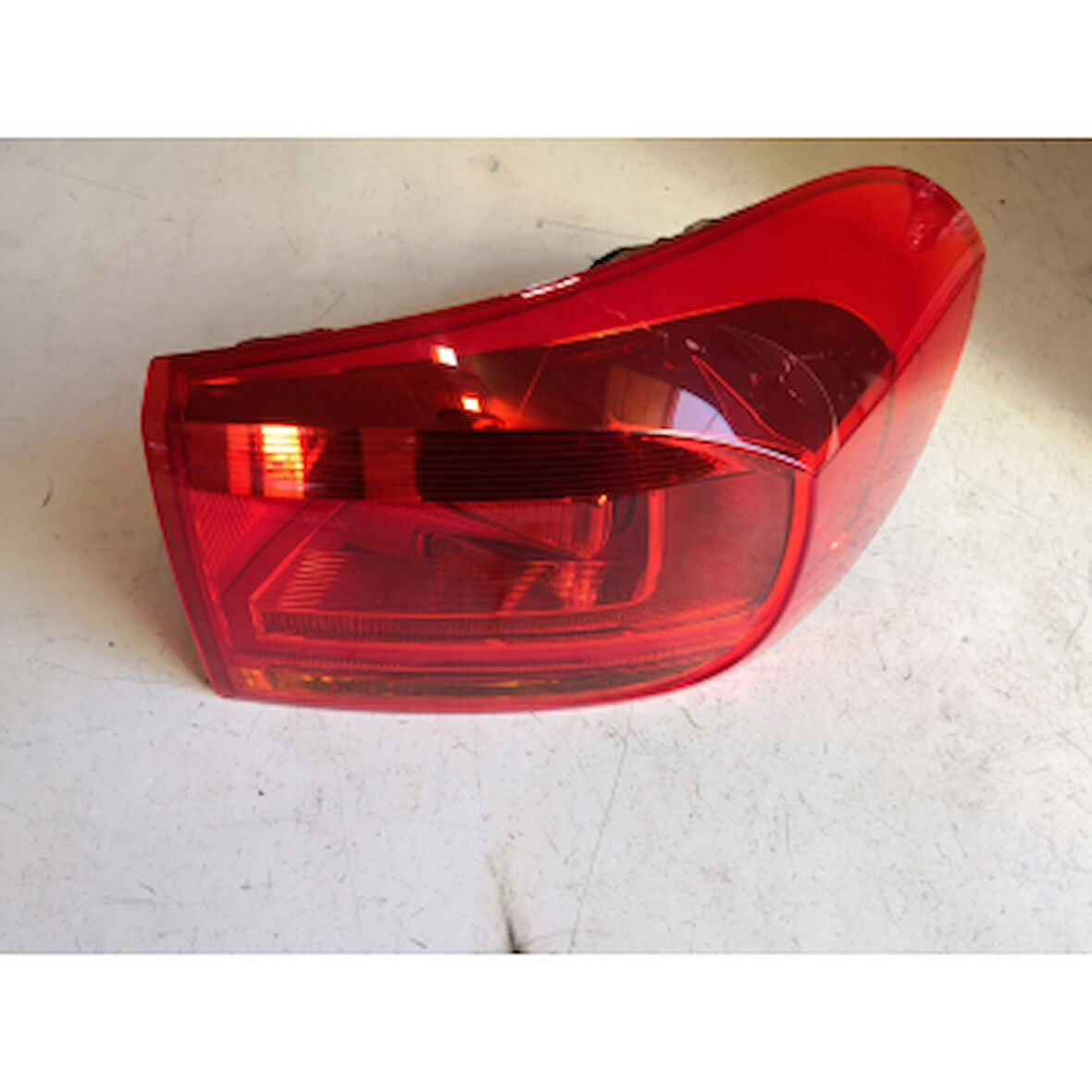 Vag Stop Lambası Sag Dis Tiguan 12>18 - Hella 2sd010738-101