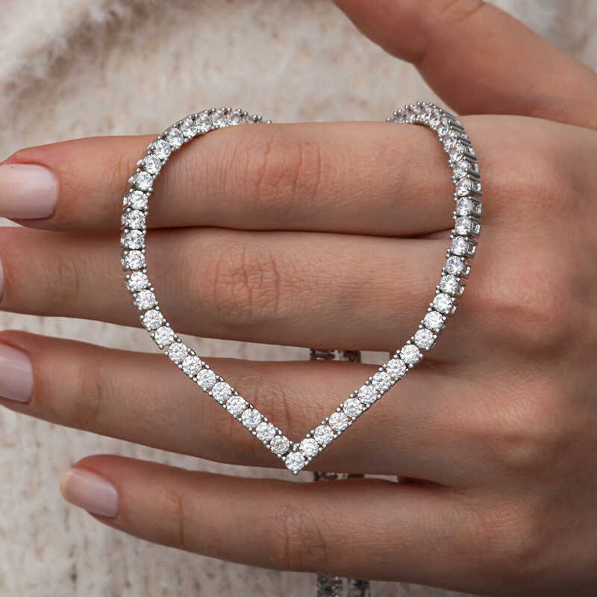 Lucky Life Gümüş V Model Su Yolu Kadın Kolye