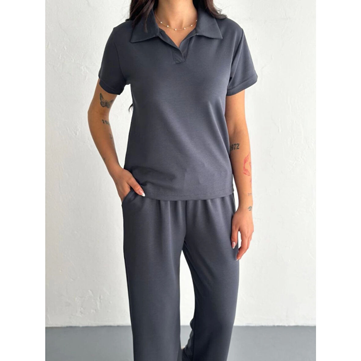 Lucky Life Kadın Yumuşak Dokulu Kumaş Kısa Kollu Lucky Life Kadın Yakalı T-shirt Pantalon Ikili Takım- Antrasit