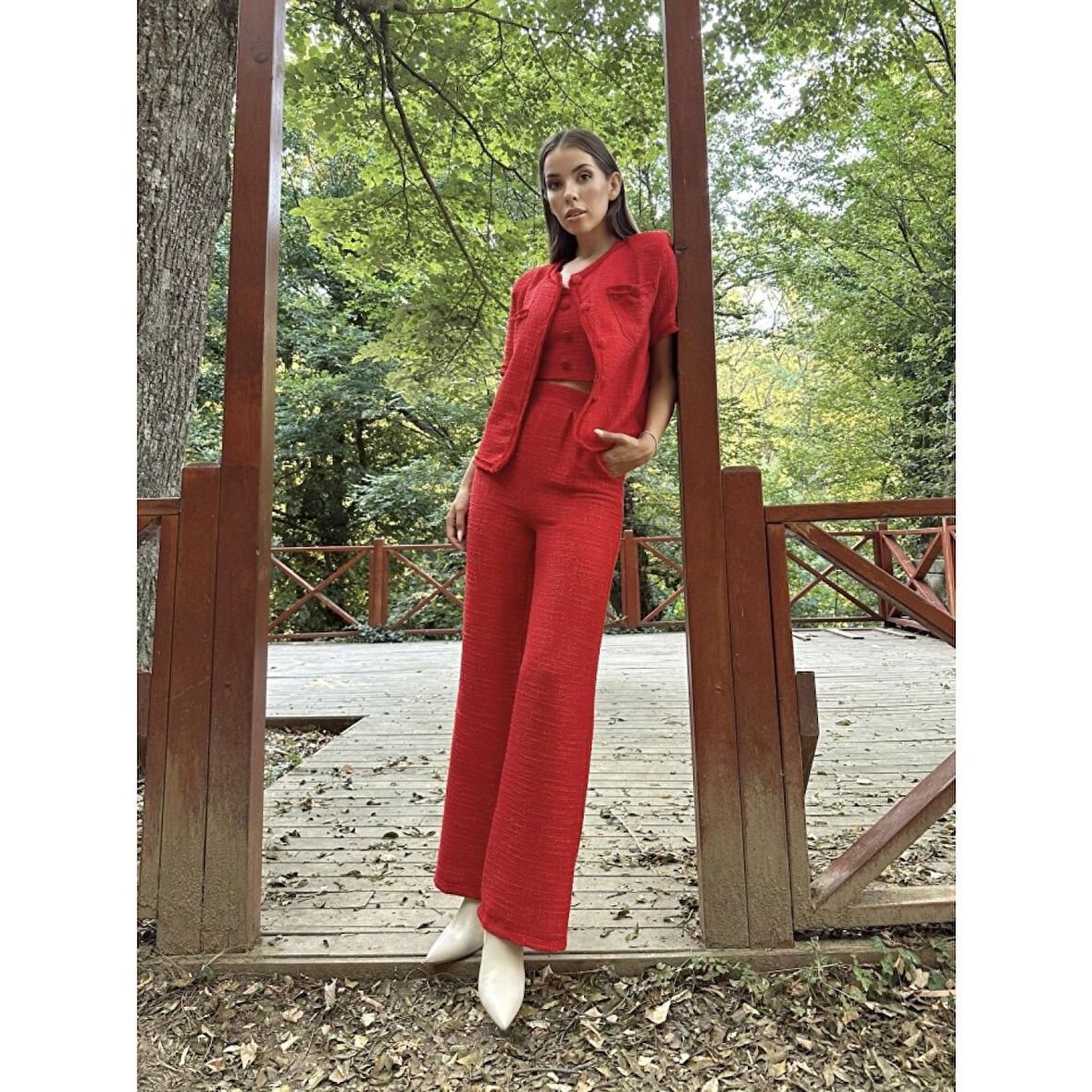 Kırmızı Askılı Büstiyer Ceket Ve Pantolon Takım