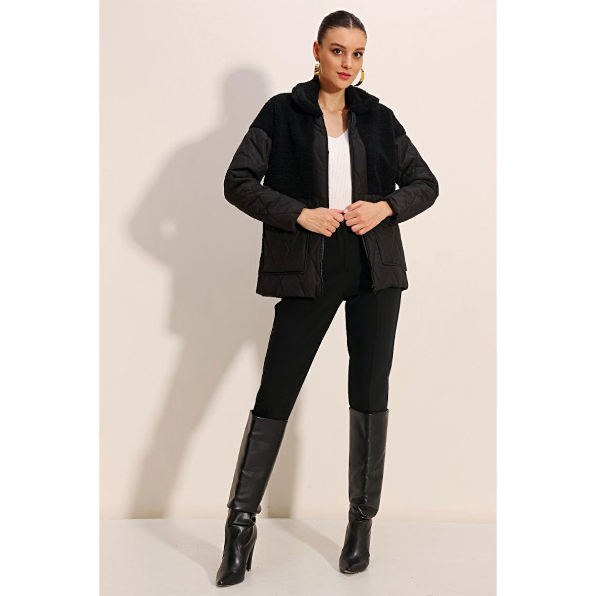 Lucky Life Kadın Peluş Detaylı Oversize Şişme Mont - Siyah