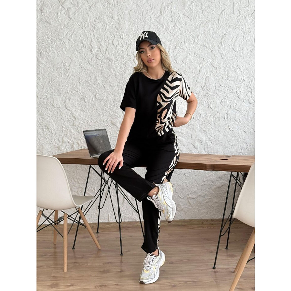 Lucky Life Kadın Bisiklet Yaka Kısa Kol Leopar Desen Bluz Ve Pantolon Ikili Takım