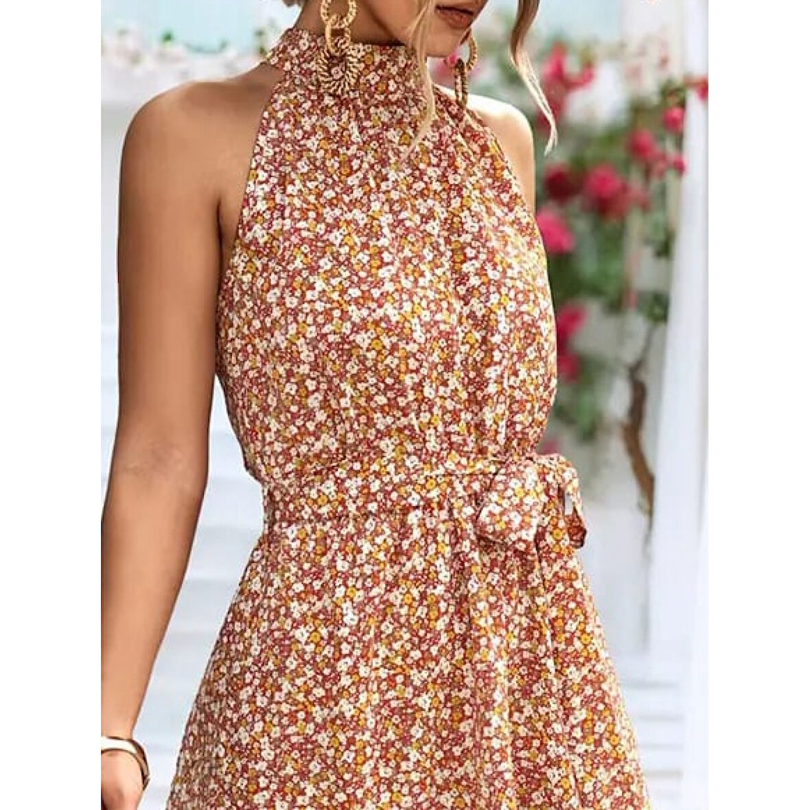 Lucky Life Kadın Eteği Volanlı Halter Yaka Süprem Elbise