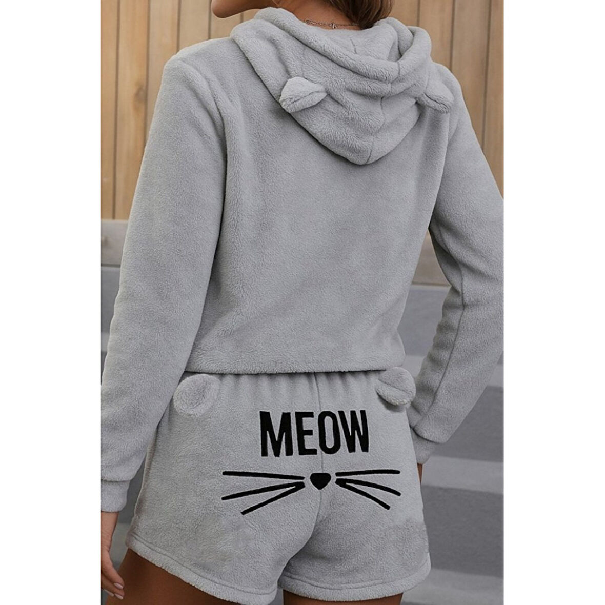 Lucky Life Kadın Uzun Kollu Kapşonlu Peluş Bluz Ve Kısa Short Ikili Takım