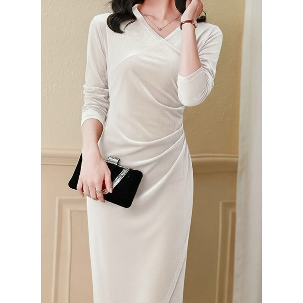 Lucky Life Kadın Uzun Kollu Kruvaze Yakalı Yandan Büzgülü önden çapraz Detaylı Midi Kadife Elbise