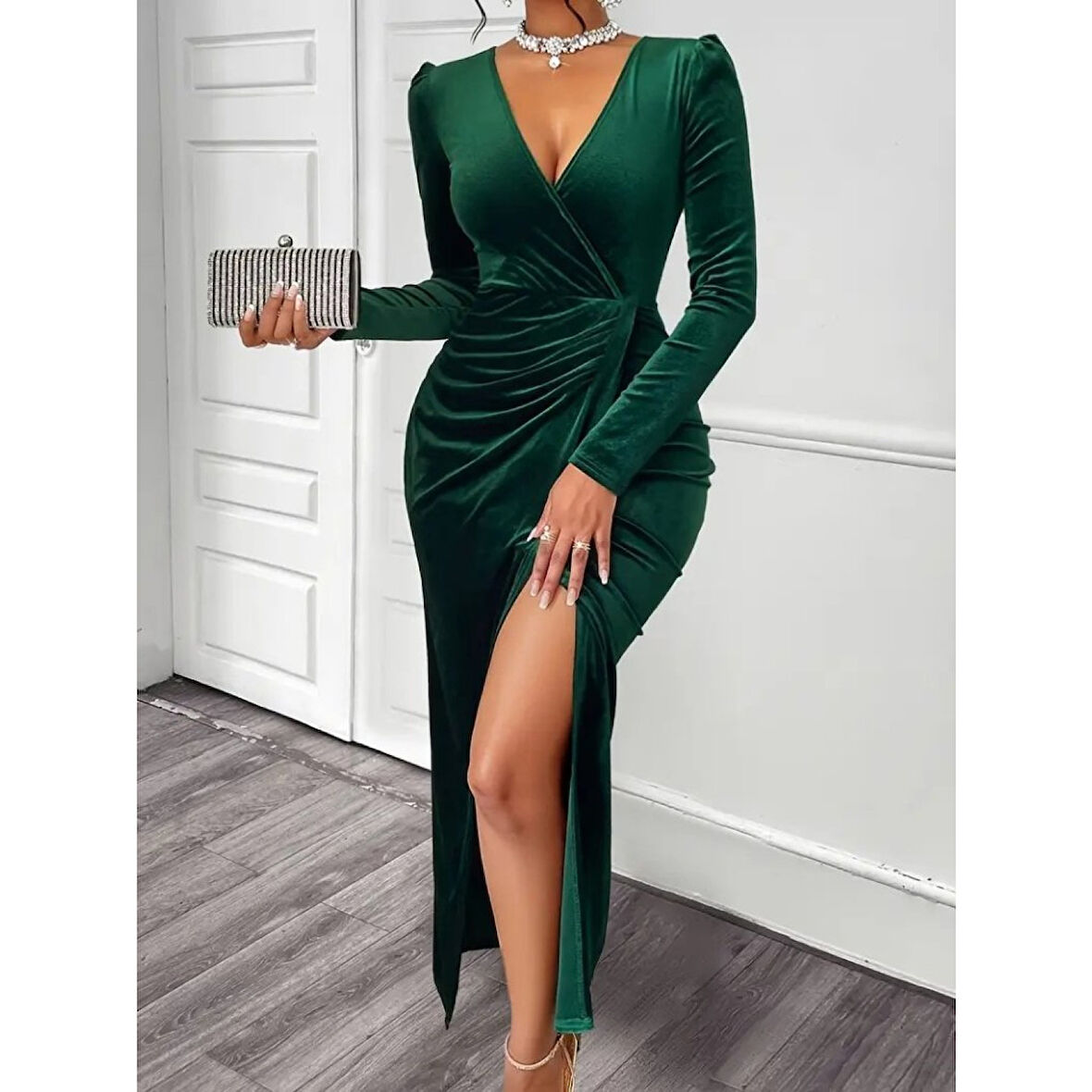 Lucky Life Kadın Uzun Kollu Kruvaze Yaka önünden çapraz Detaylı Uzun Kadife Elbise