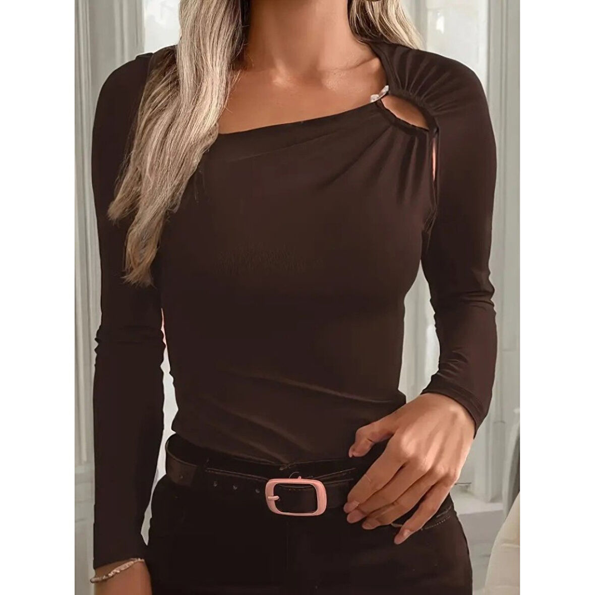 Lucky Life Kadın Uzun Kollu Yakadan Halka Detaylı Viskon Bluz