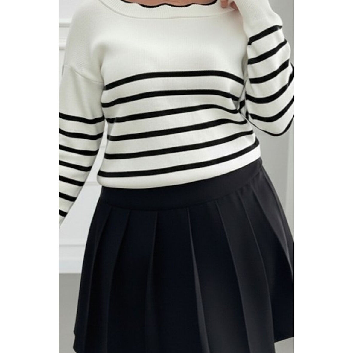 Lucky Life Kadın Beyaz Sırt Bağlama Detaylı çizgi Desen Triko Bluz