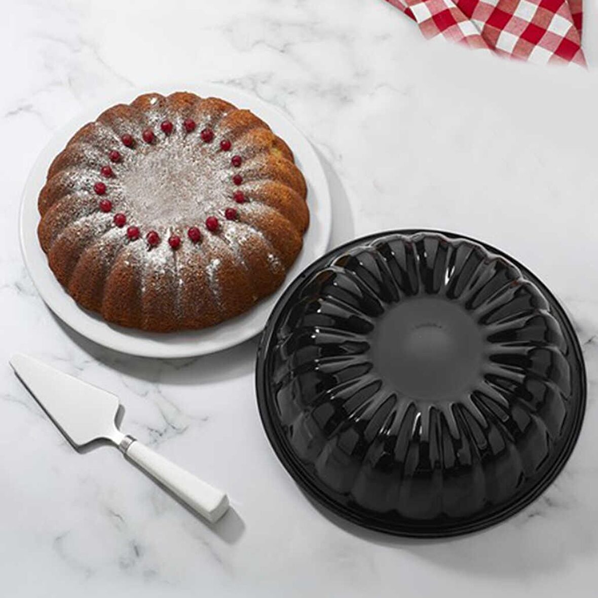 Sinbo STO-6705 Yanmaz Yapışmaz Emaye Kek Kalıbı 28 Cm