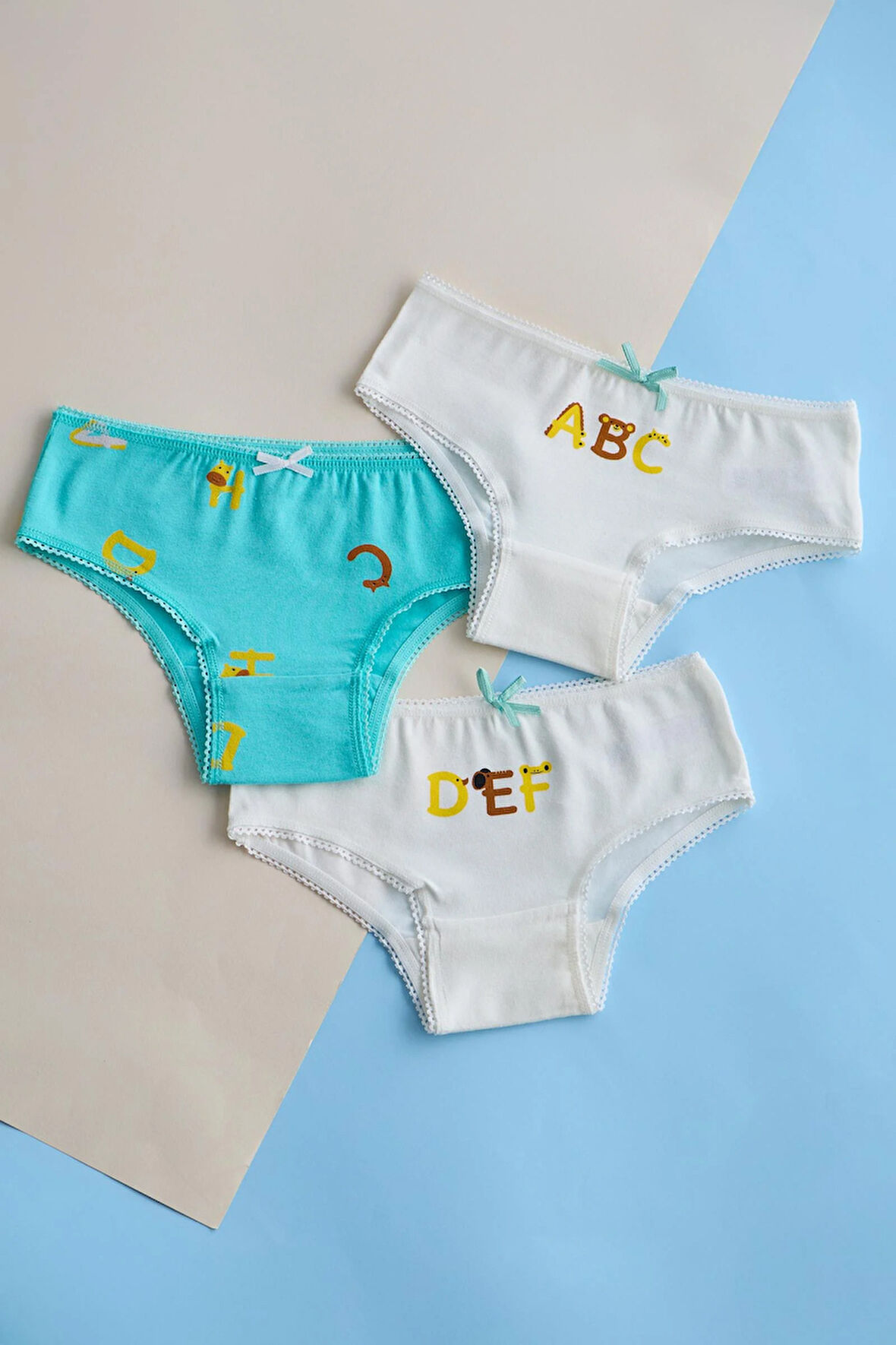  Kız Çocuk 3'lü Paket Alfabe Slip