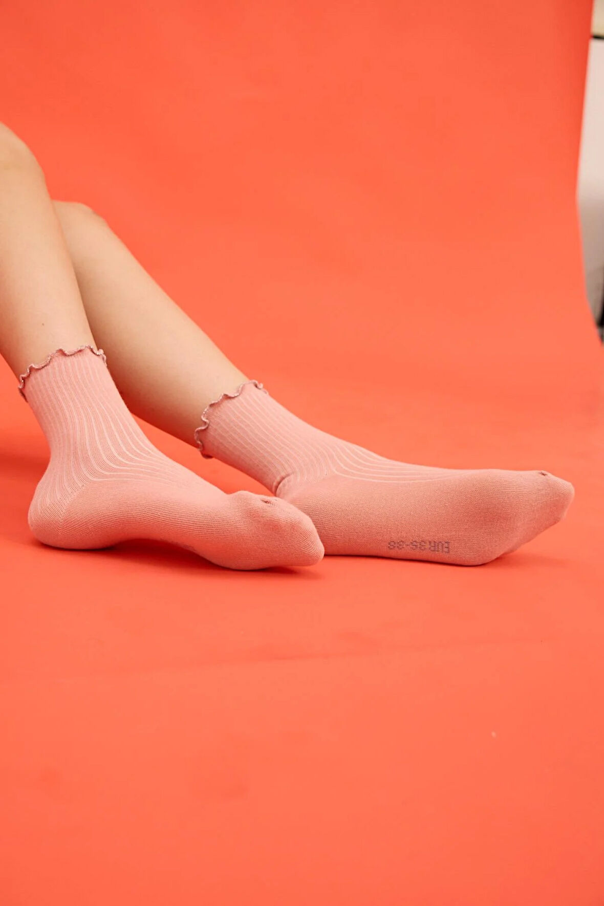 Kadın Renkli Bileği Fırfırlı Simli Soket Çorap Pembe