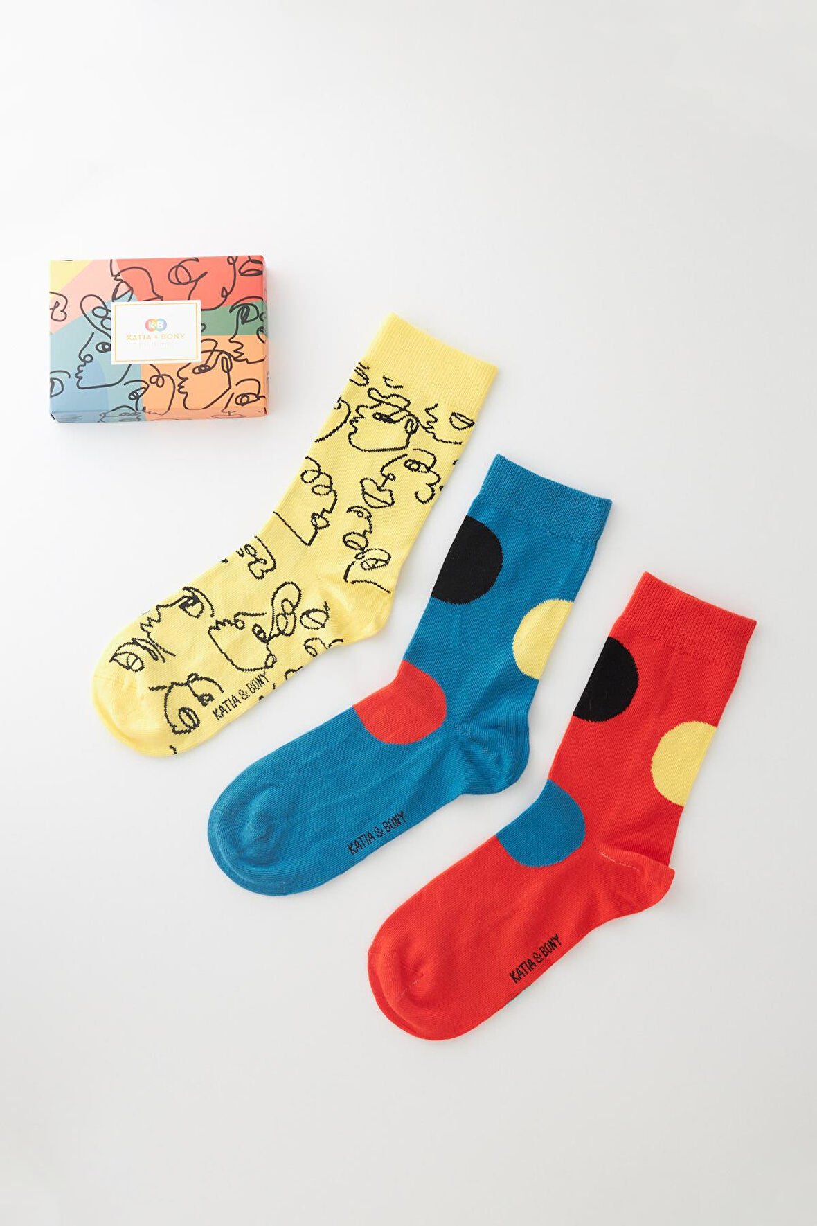 Yüz Desenli 3'lü Kutulu Soket Çorap