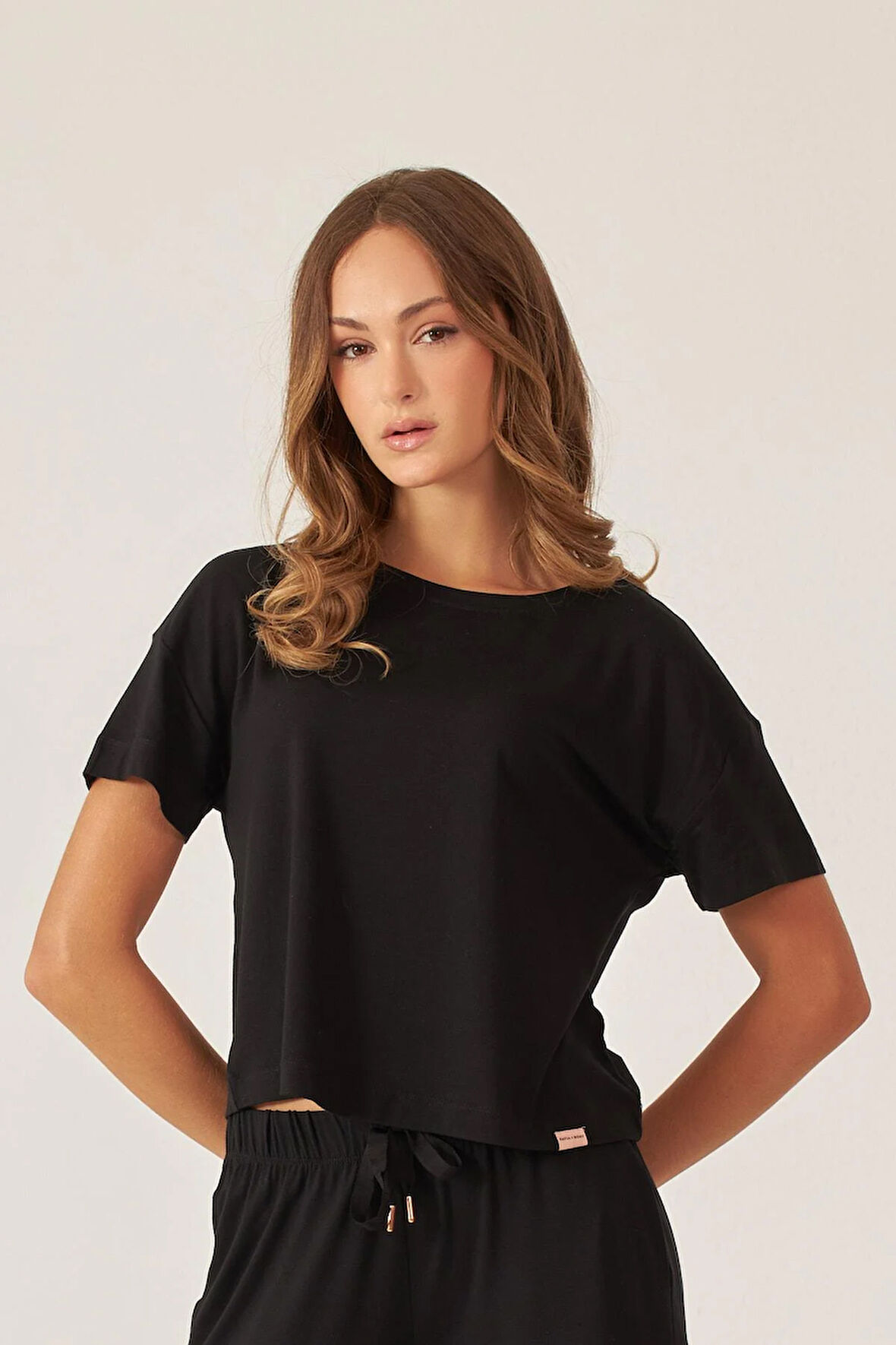 Kadın Siyah Renkli Luxury Kısa Kollu Tshirt