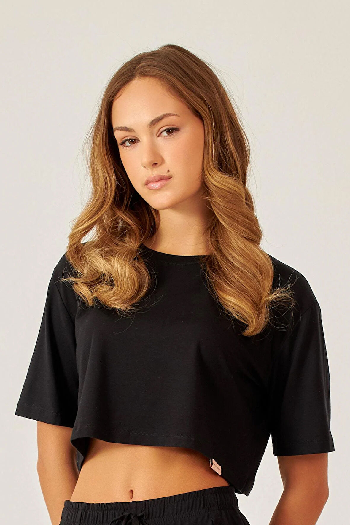 Kadın Siyah Renkli Luxury Crop Tshirt