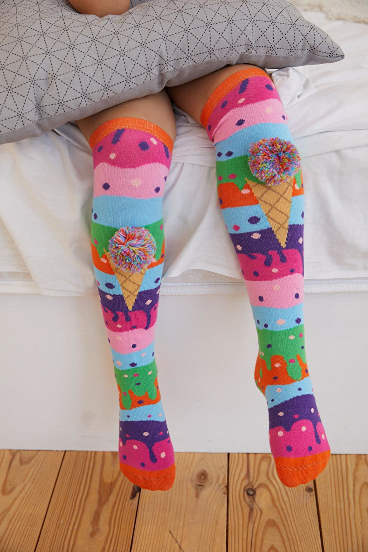 Kız Çocuk Dondurma Desenli Dizaltı Çorap