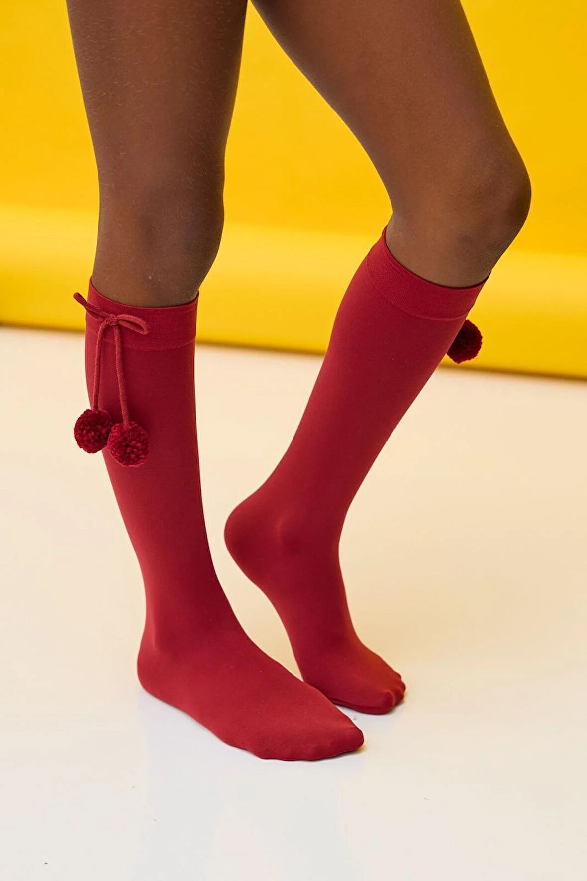 Kız Çocuk Aksesuarlı Dizaltı Çorap Bordo