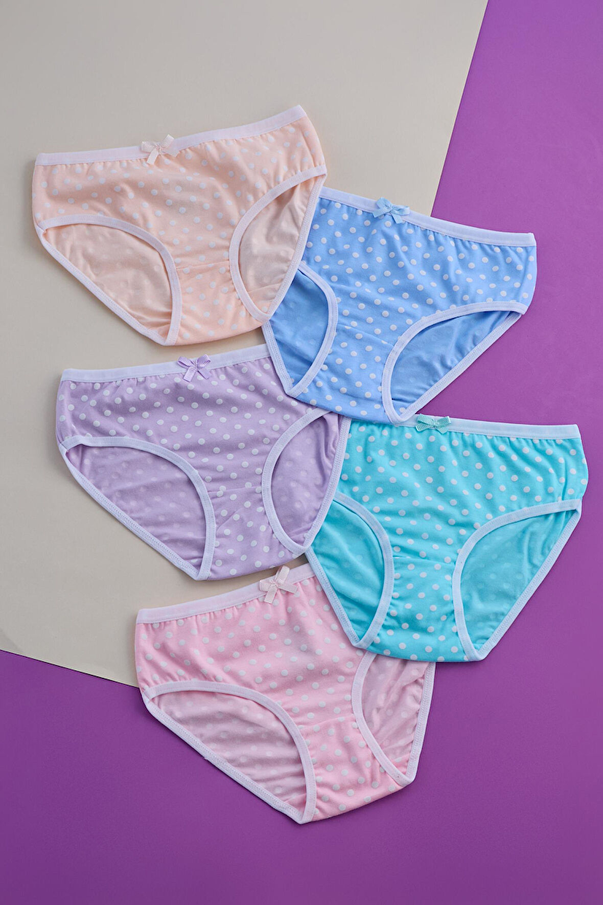 Kız Çocuk 5 li Paket Puantiye Detaylı Slip Çok Renkli