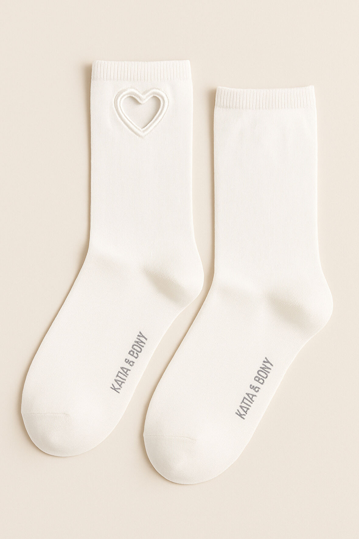 Kadın Kalp Pencereli Soket Çorap Beyaz