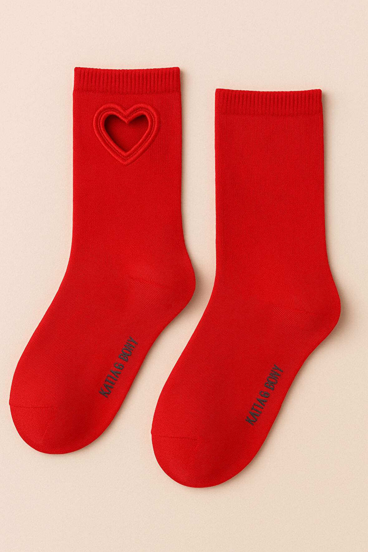 Kadın Kalp Pencereli Soket Çorap Kırmızı