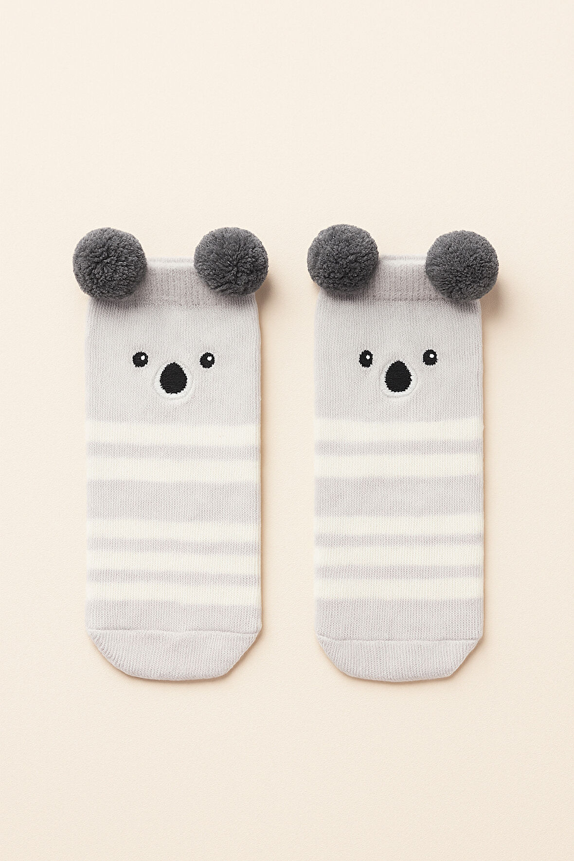 Bebek Ponpon Aksesuarlı Sevimli Koala Desenli Soket Çorap Gri
