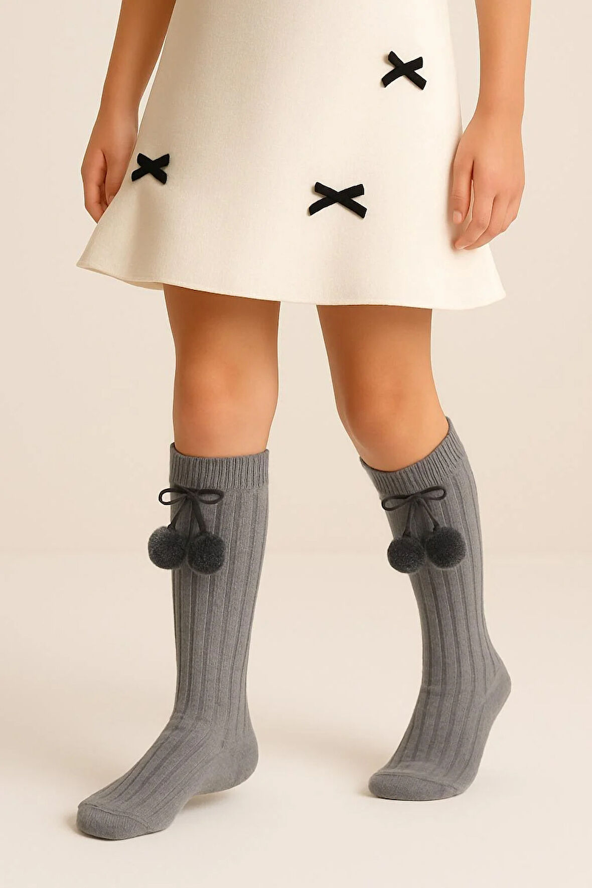 Ponpon Kız Çocuk Dizüstü Çorap Gri