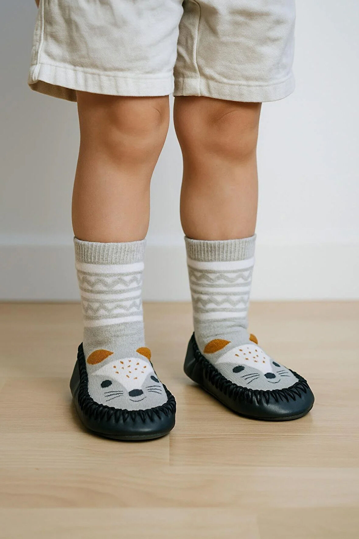 Çocuk Kedi Desenli Makosen Soket Çorap Patik Panduf – Kaydırmaz Ev & Anaokulu Ayakkabısı Gri