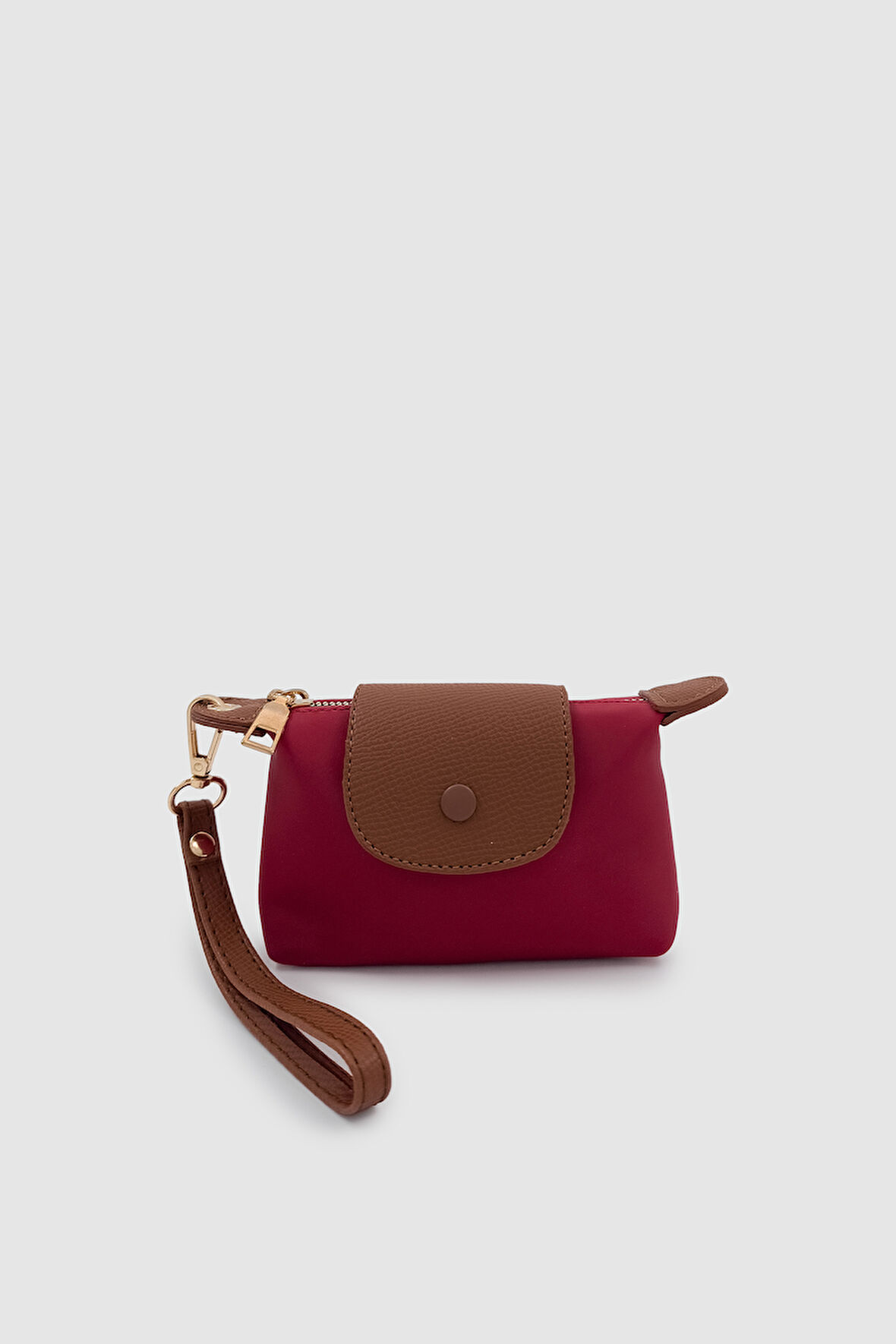 Yulie Metal Aksesuar Detaylı Fermuar ve Mıknatıs Kapamalı Paraşüt Kumaş Kadın El Cüzdanı Kırmızı