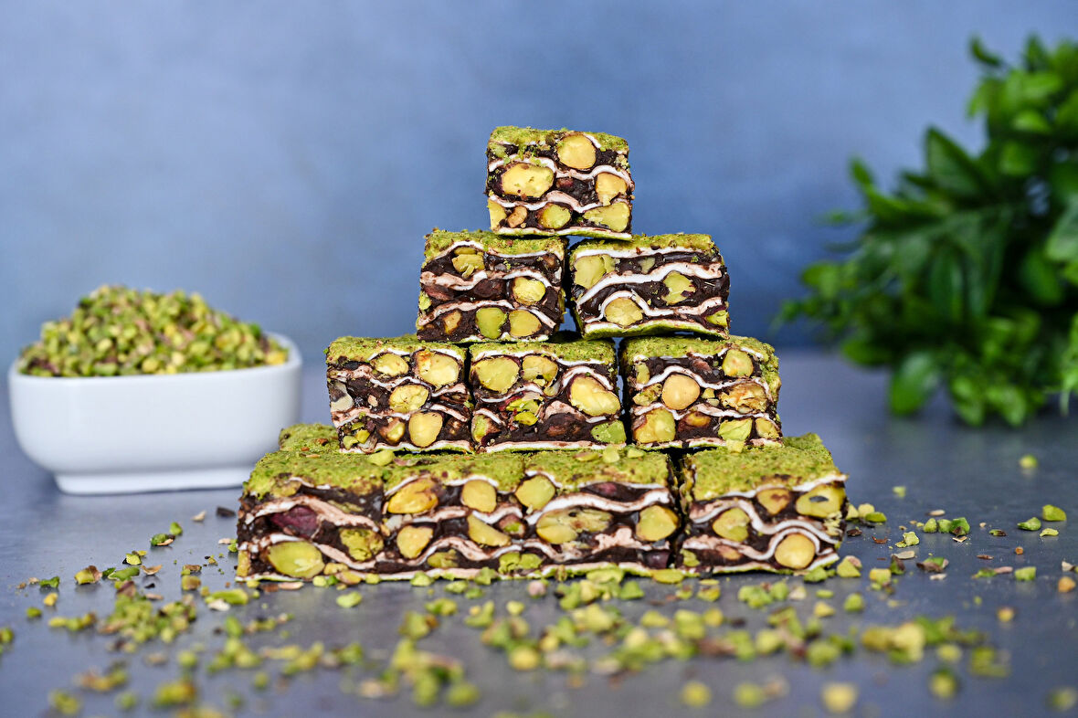 Tadım Dünyası Toz Fıstıklı Çikolatalı Baklava Türk Lokumu 1000 gr