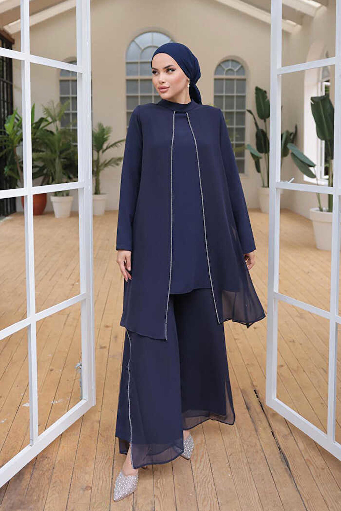 Belirli Kısımları Taş Detaylı Pelerinli İkili Takım 8487 Lacivert