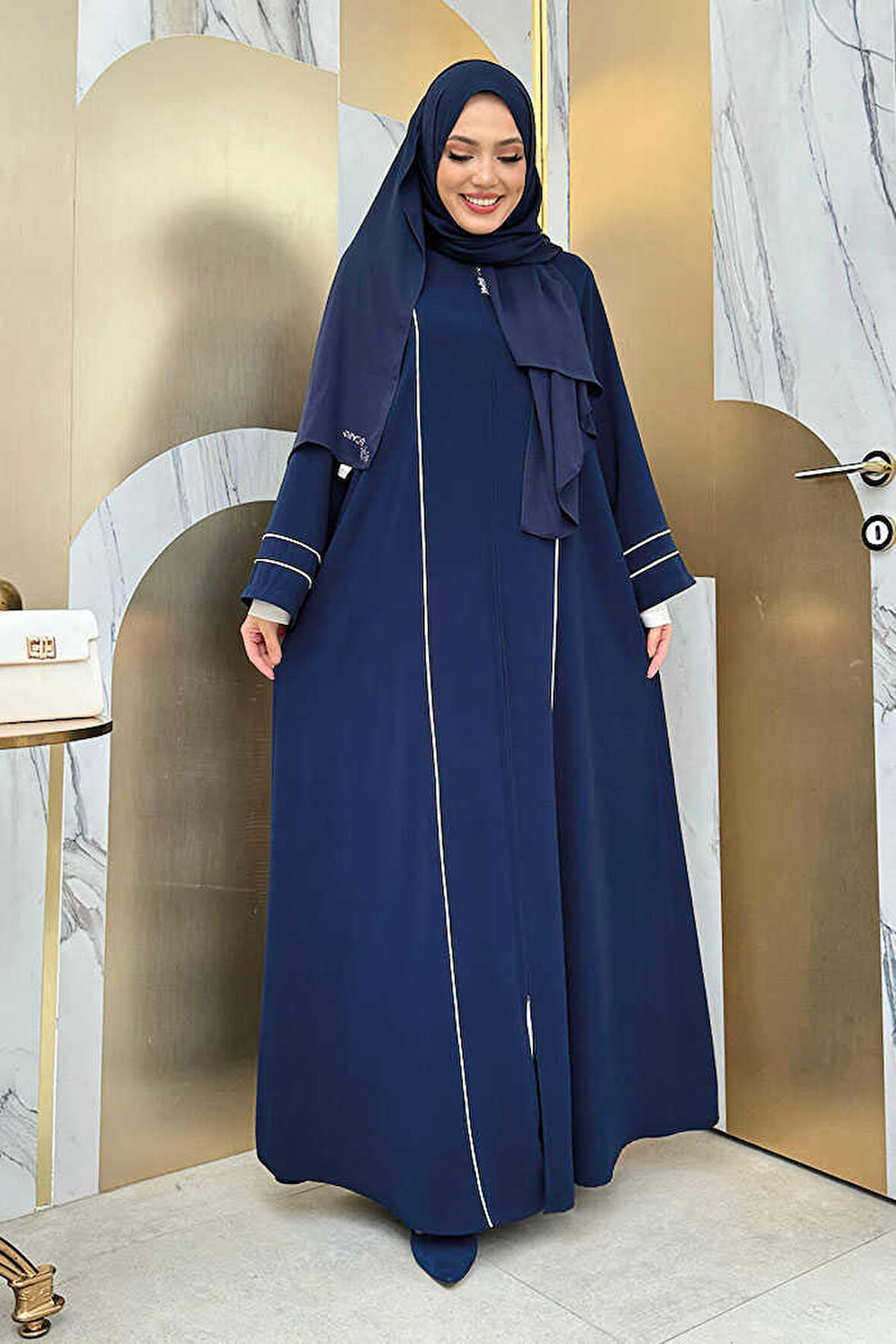 Çizgi Detaylı Boydan Fermuarlı Tam Boy Ferace 6011 Lacivert