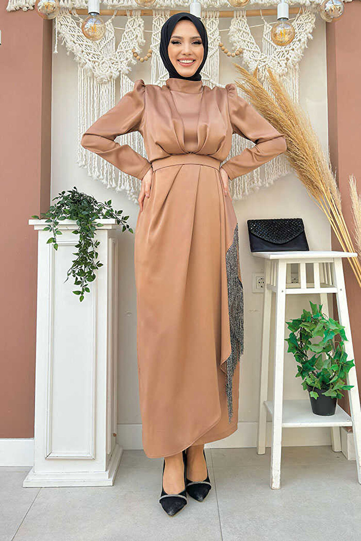 Etek Püskül Detay Kemer Aksesuarlı Saten Abiye Elbise 3763 Taba