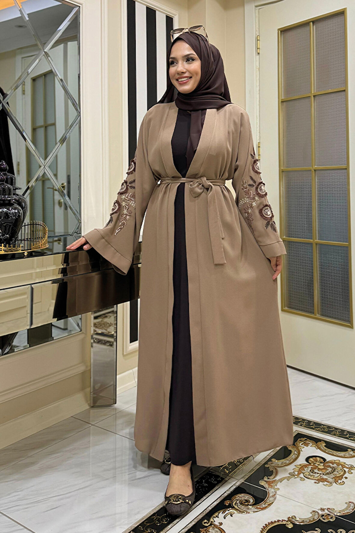 Nakış İşleme Detaylı Bel Kuşaklı Abaya 7898 Vizon