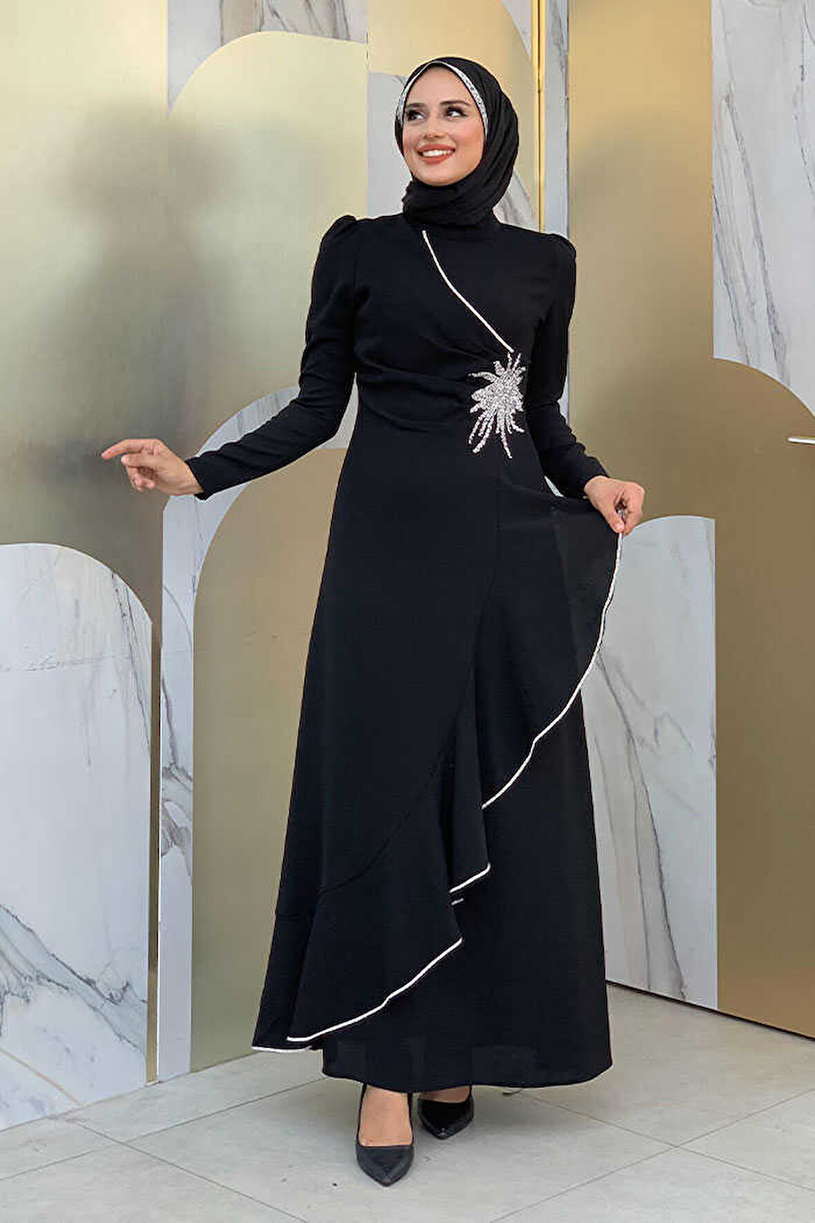 Bel Kısmı Taş İşlemeli Fırfır Görünümlü Elbise 3894 Siyah