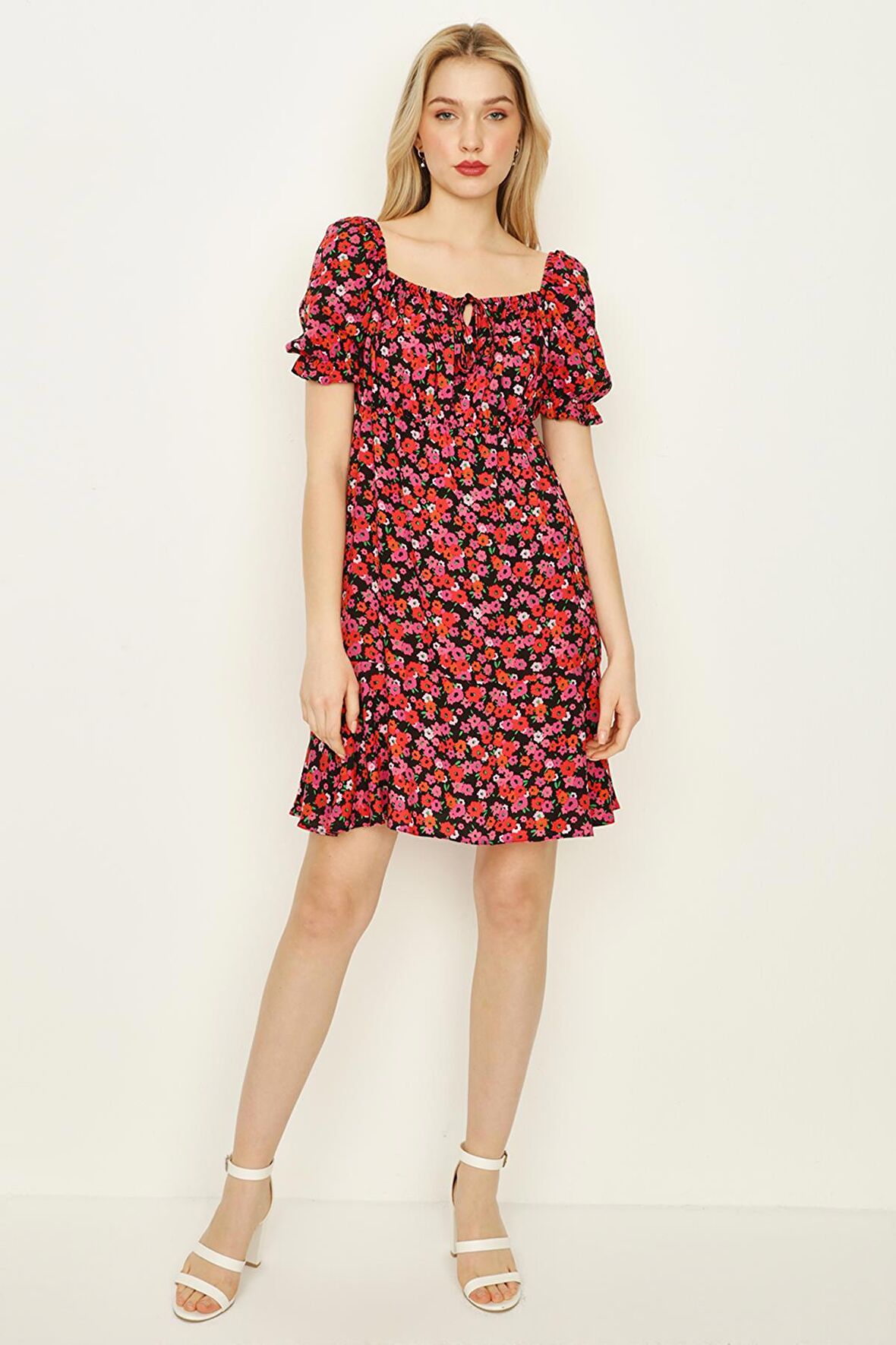 Kadın Çiçek Desenli Beşgen Yaka Balon Kollu Mini Elbise