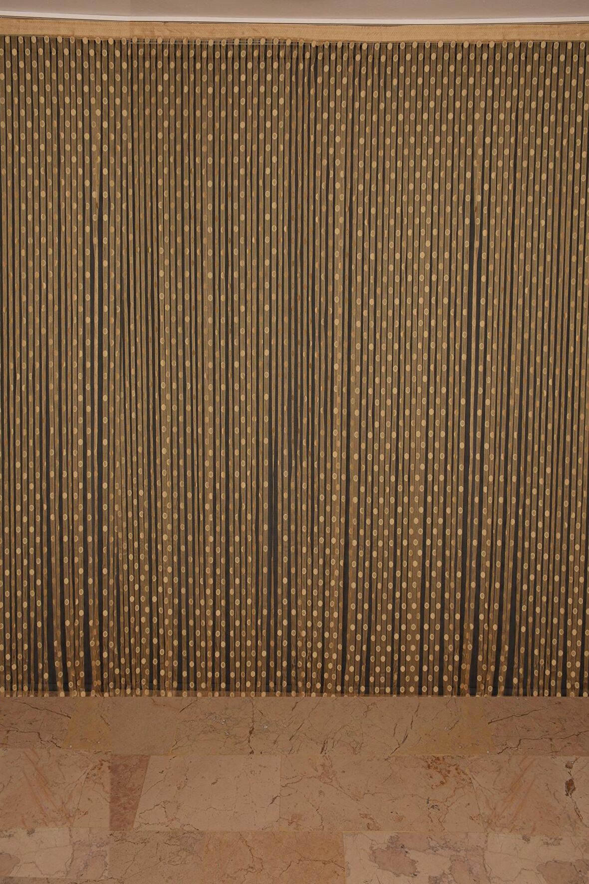 KÜÇÜK PUANLI MODEL GOLD RENK HAZIR İP PERDE 300*280 cm