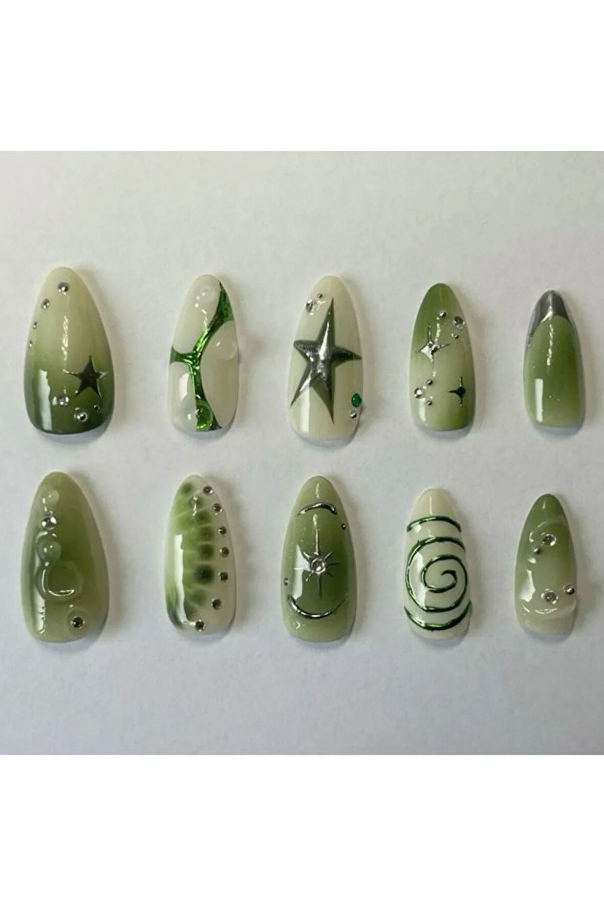 12'li Hazır Takma Tırnak (Yanında Bant Yapıştırıcı ile Birlikte)