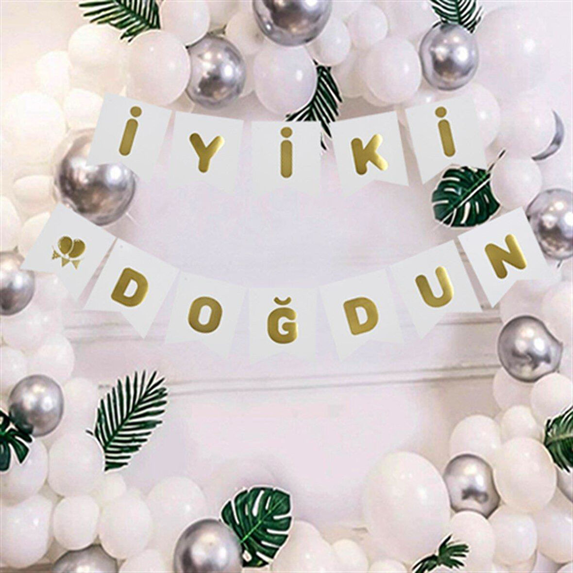 İyi ki Doğdun Banner Beyaz renk üstüne Gold altın Varaklı yazı, Karton Doğum Günü Yazısı Flama