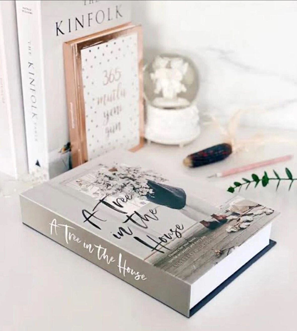 A Tree In The House Dekoratif Kitap Kutusu