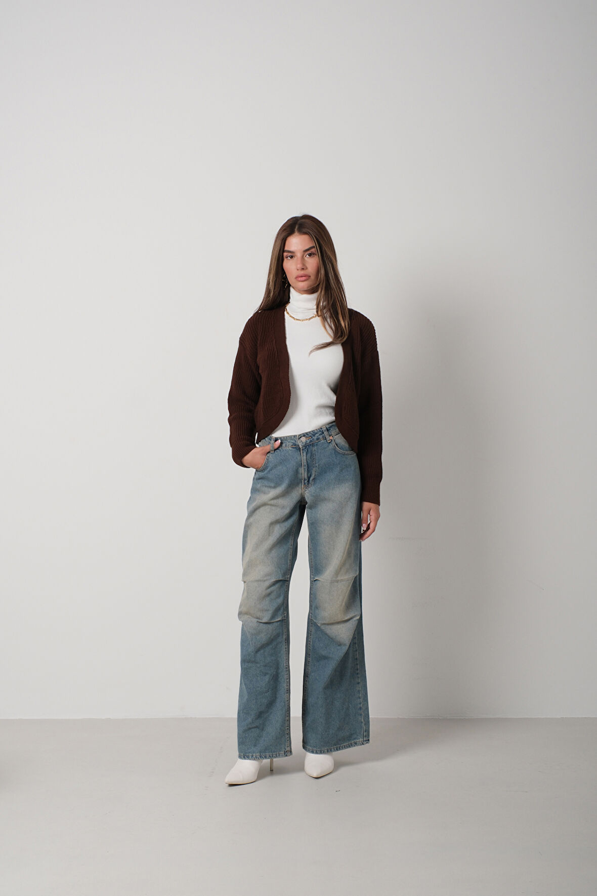 Biyeli Crop Kahverengi Triko Hırka