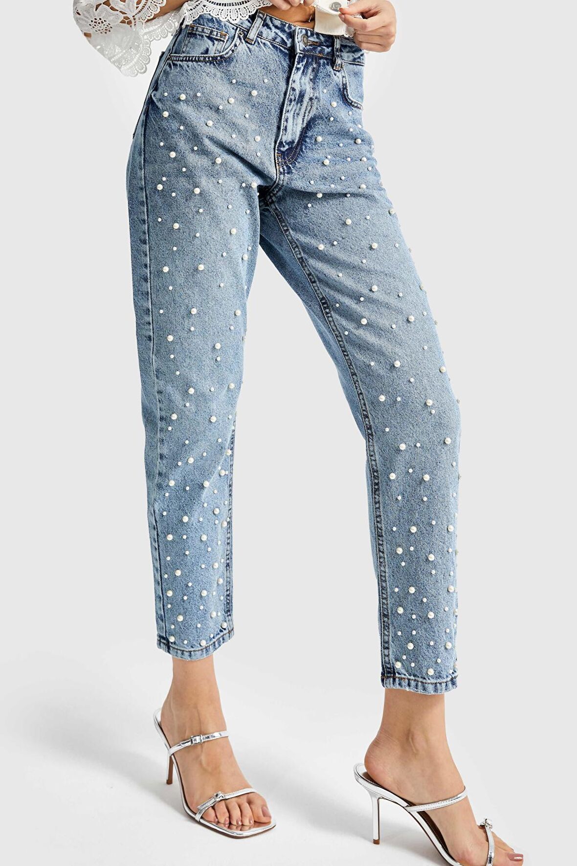 Kadın Kot Rengi Önü Full İnci Detaylı Mom Fit Denim