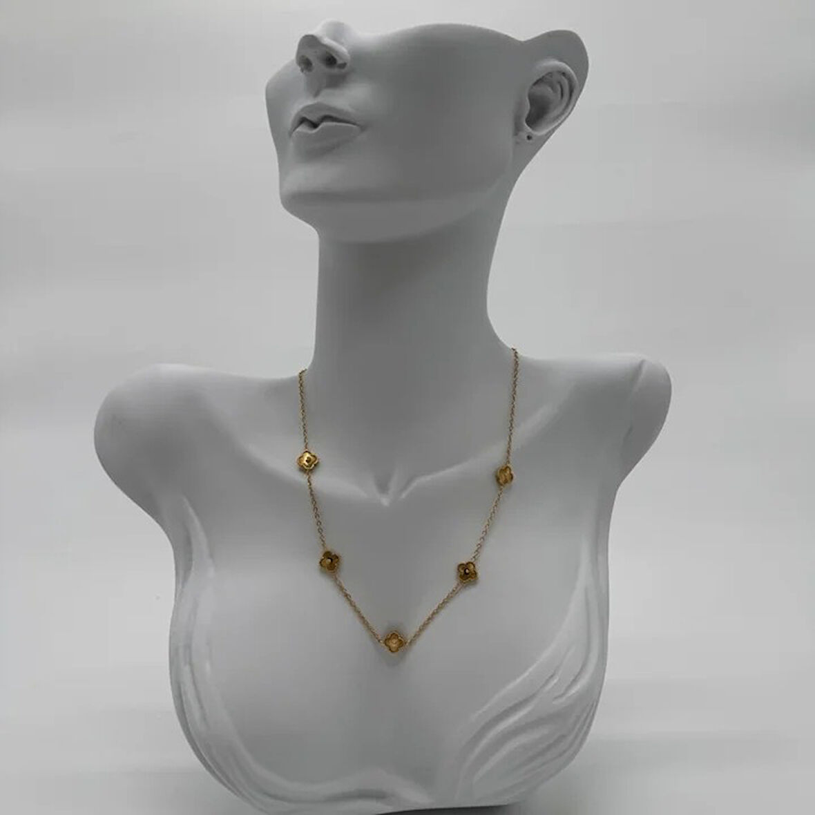 Çelik Gold Yonca Detalı Trend Kolye - Gold