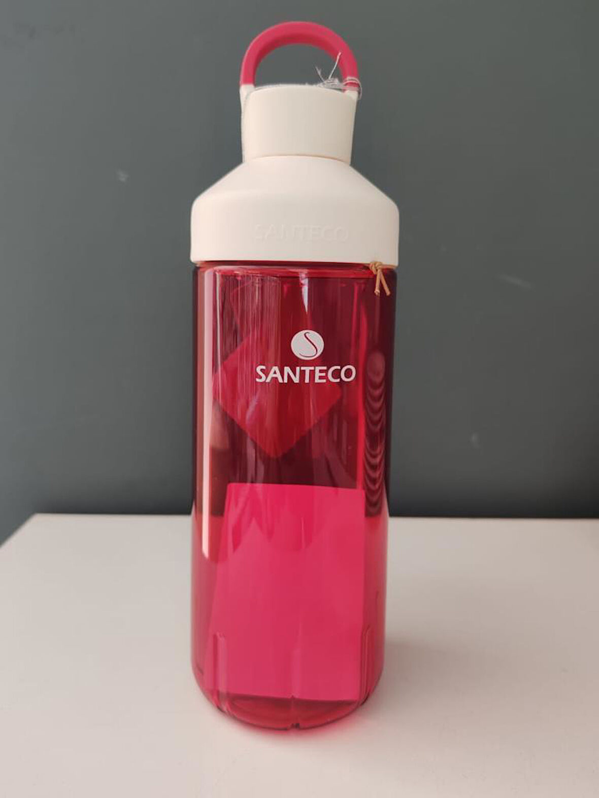 TANTİTONİ PEMBE TRİTAN SU ŞİŞESİ 710 ML	