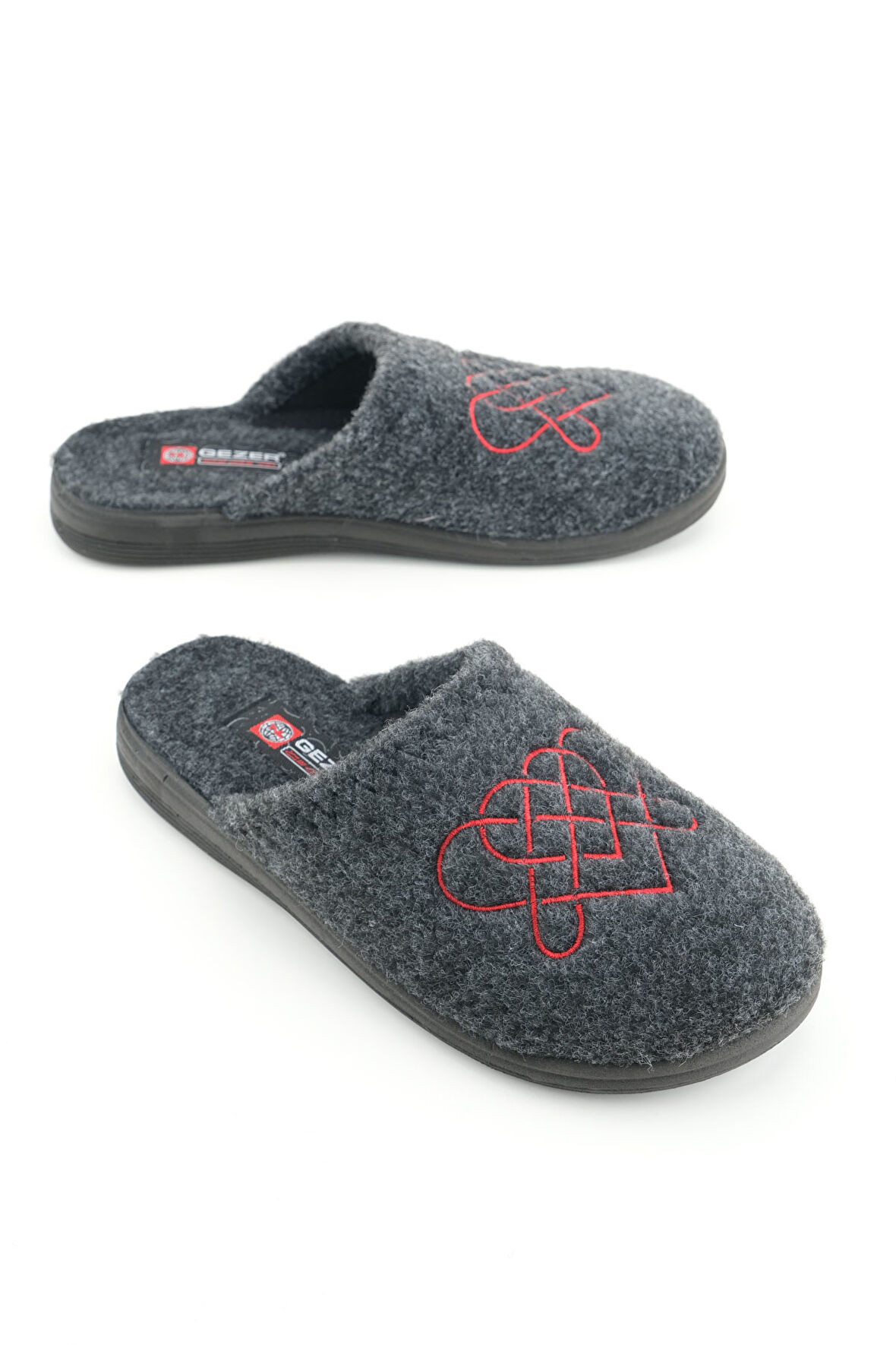 Gezer Kadın Kışlık Keçe Nakışlı Kalp Tasarım Ev Bahçe Terlik