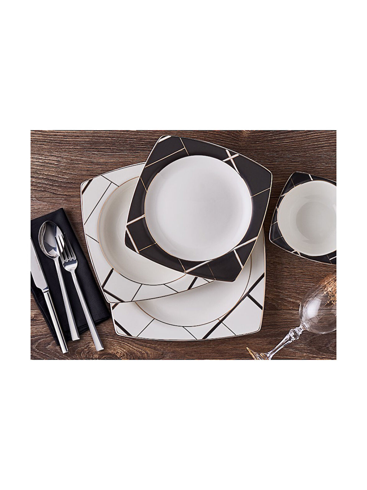 Bernardo Alvina 53 Parça Yemek Takımı