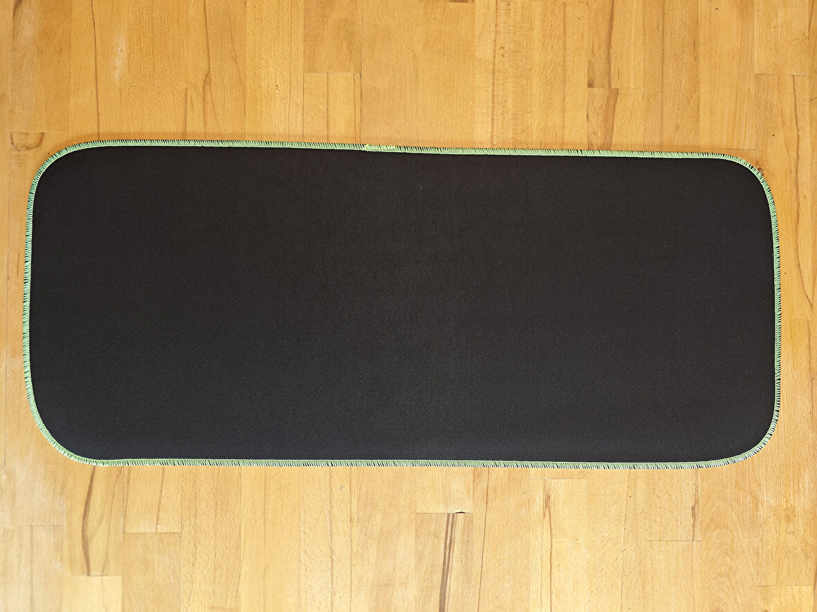 SGE TEKNOLOJİ 70X30 CM FOSFORLU DİKİŞLİ SİYAH KAYDIRMAZ TABAN SPEED YÜZEY OYUNCU MOUSE PAD GAMİNG PAD