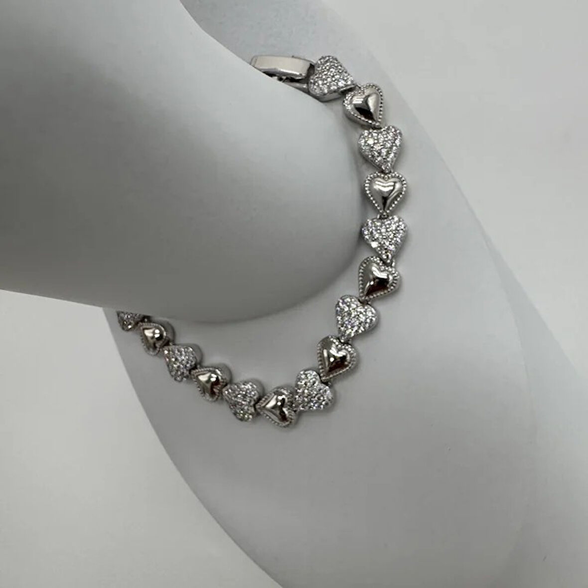 Özel Seri Silver Queen Taşlı Kalp Detay Bileklik - Silver