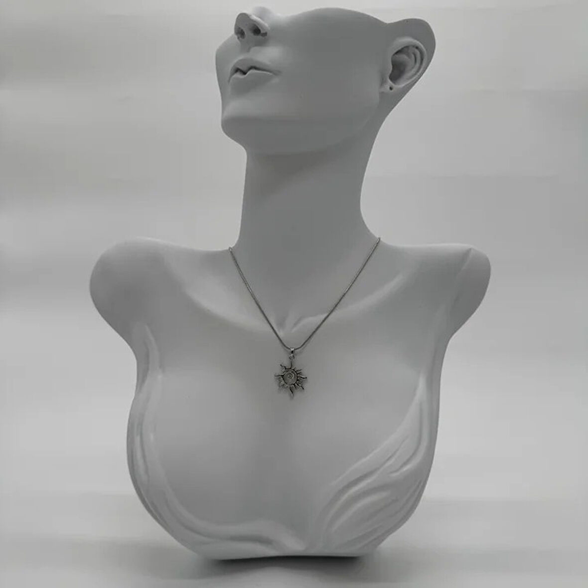 Çelik Silver Güneş Detay Kolye - Silver